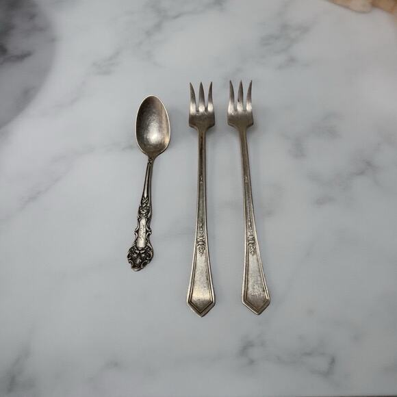 Rogers Bros Berkshire PICKLE Relish Forks And Spoon Antique - Picture 1 of 8